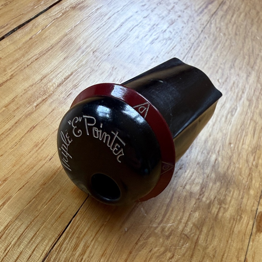 Bakelite Triple “E” Pointer Vintage Black & Maroon 4-way Pencil Sharpener - Picture 5 of 11